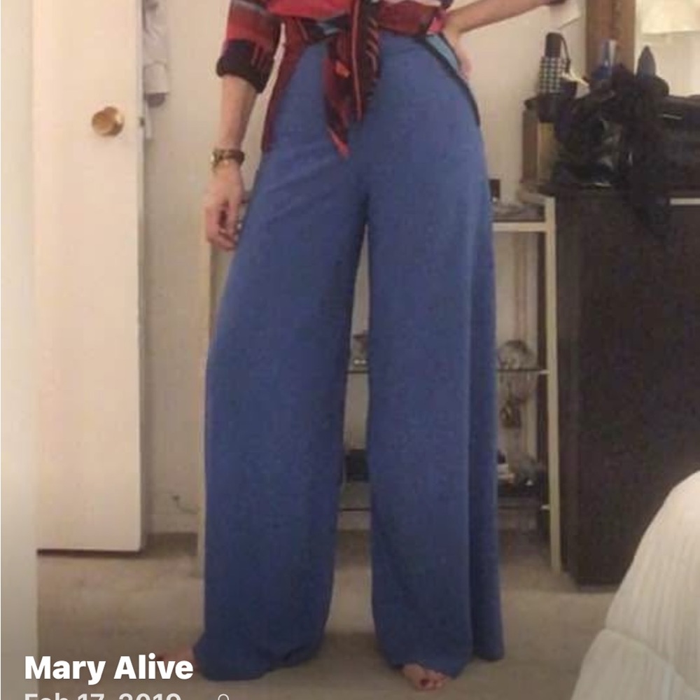 Beautiful Vibrant Blue Wide-Leg Trousers size 29 or M